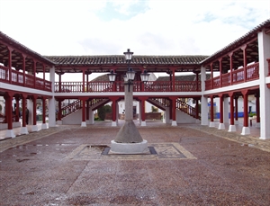 Imagen de archivo. Plaza Mayor de Puerto Lápice