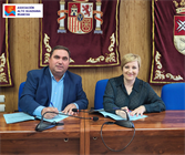 Firma con alcaldesa de Argamasilla de Alba