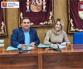 Firma con alcaldesa de La Solana