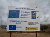 Valla Publicitaria en el Albergue Rural Vallehermoso. Fondos Feader.Europa invierte en las zonas rurales