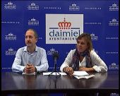 María Dolores Martín de Almagro y Agustín Alonso en un momento de la entrevista en el Ayuntamiento de Daimiel