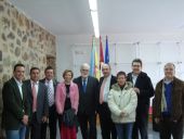 De izquierda a derecha: Javier Gallego director general de Juvend,Pedro Antonio Palomo, alcalde de Carrizosa, José Torres, alcalde de San Carlos del Valle, Mª Luisa Araujo, Vicepresidenta, Casto Sánchez Delegado provincial de economía y hacienda,Diego Garcia Abadillo, alcalde de La Solana, Anselma Salcedo,  Diego Gómez y Gregorio Arroyo,concejales del Ayto. de La Solana,