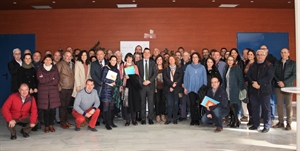 Foto de familia con los representantes de los grupos de acción local pertenecientes a RECAMDER