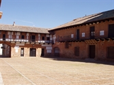 Plaza de San Carlos del Valle. Imagen de archivo. AGM