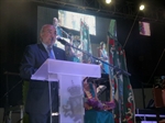 ALCALDE DE MANZANARES DURANTE LA INAUGURACION DE LAS FIESTAS