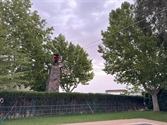 Los participantes de Manzanares podrán disfrutar de una divertida y estimulante actividad física en un rocódromo hinchable de seis metros.