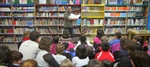 Pablo Albo en la biblioteca de Villarrubia de los Ojos (Ciudad Real)/el día digital