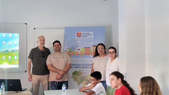 Asistentes al proyecto ''''Ponte en su Lugar'''' en el municipio de La Solana